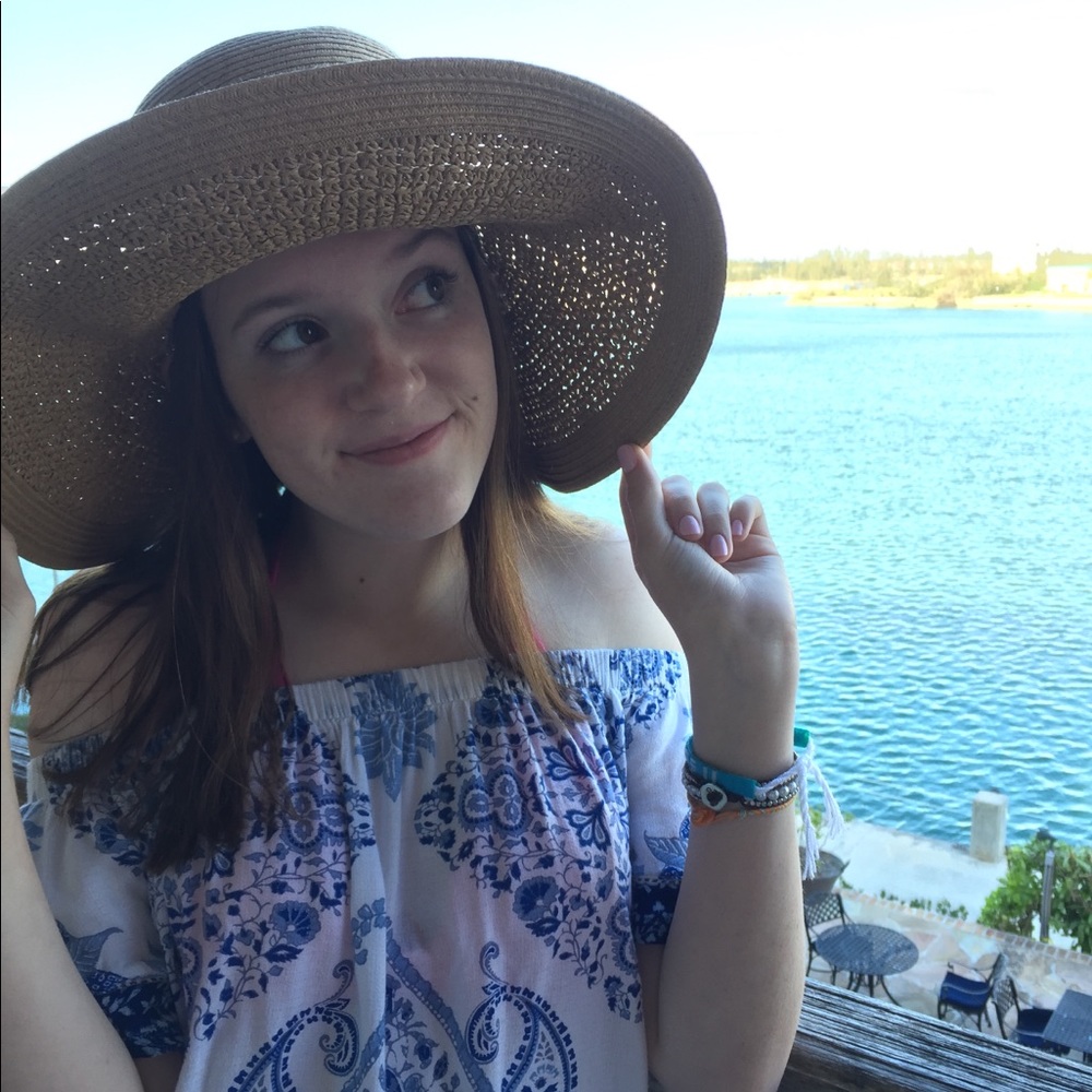 Meet your Posher, Lauren